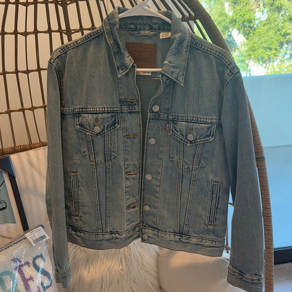 Levi’s Jean jacket - Picture 3 of 4